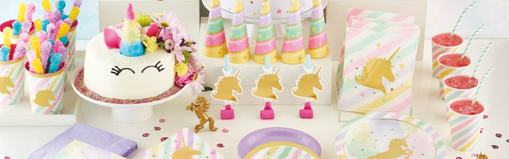 סידור שולחן יום הולדת חד קרן - הקונספט הטרנדי החדש למסיבות יום הולדת