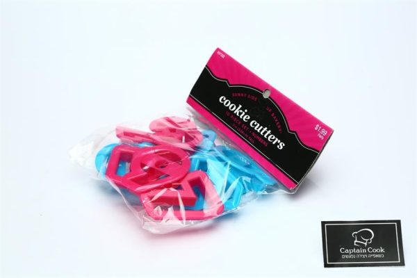 מארז חותכני עוגיות מספרים מפלסטיק