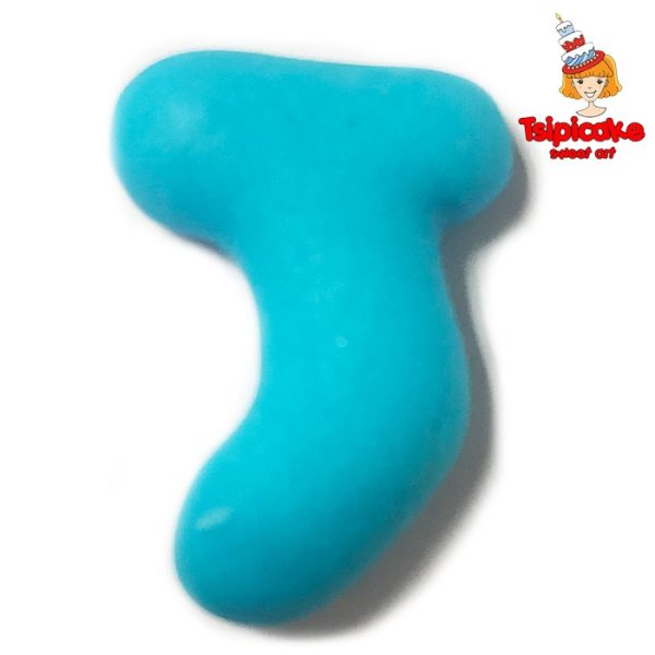 אותיות מבצק סוכר בצבעים- ז'