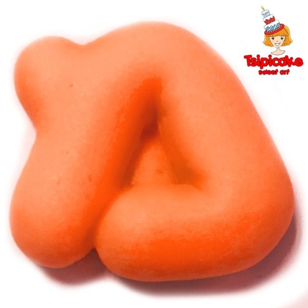 אותיות מבצק סוכר בצבעים- מ'