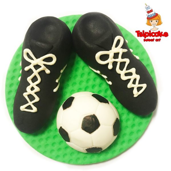 נעלי כדורגל מבצק סוכר