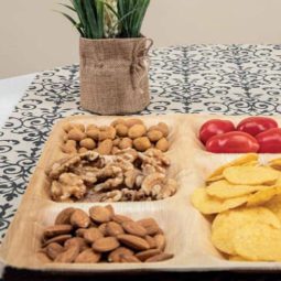 מגשים מרובעים מחולקים מתכלים