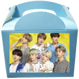 קופסאות עם מדבקות בעיצוב אישי - BTS