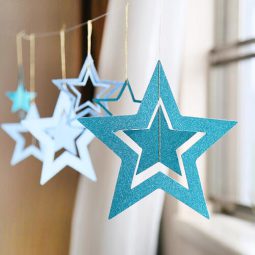 שרשרת תלייה כוכבים תכלת גליטר